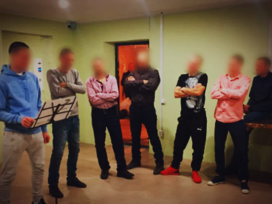 Что зависимому делать в праздники - играть в КВН